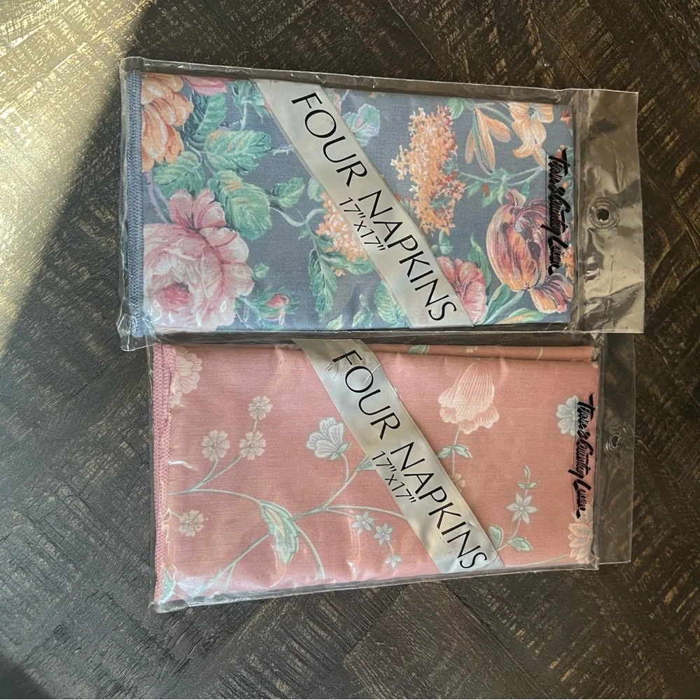 Town & Country Linen Napkins-Rose‎ Lace/Covington 1983